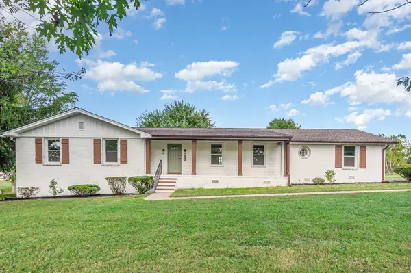 231 S Palmers Chapel Rd, Cottontown, TN 37048