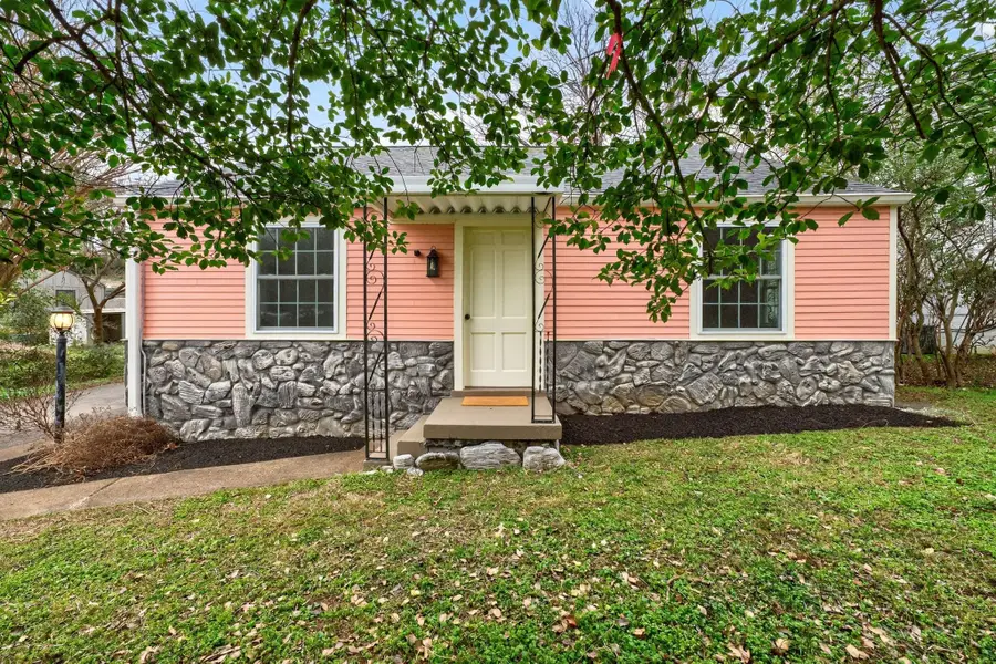 2017 Hackberry Ln, Nashville, TN 37206 - #2