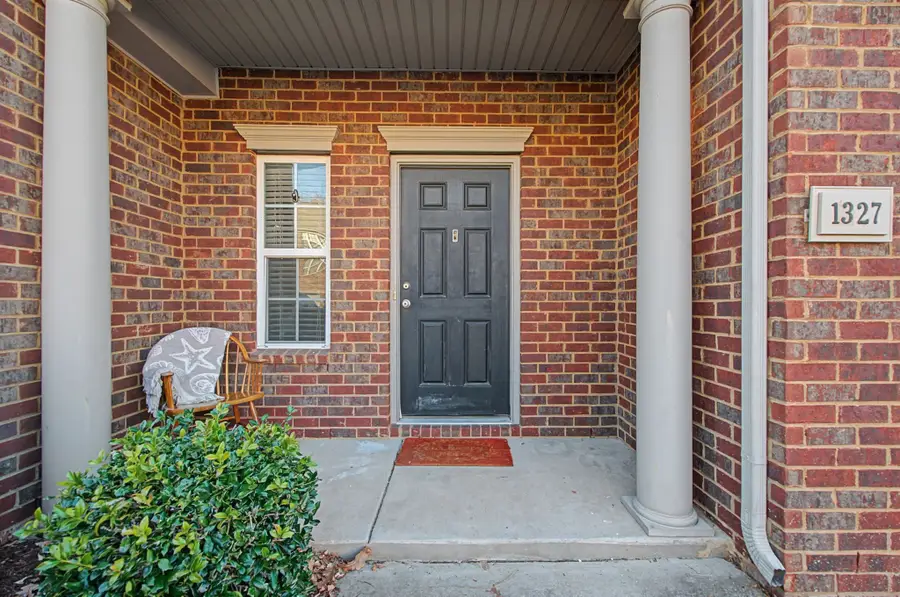 1327 Crown Point Pl, Nashville, TN 37211 - #3