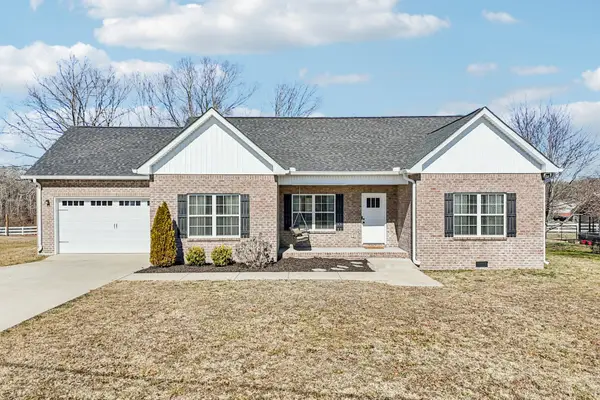 1135 High Lake Dr, Dickson, TN 37055