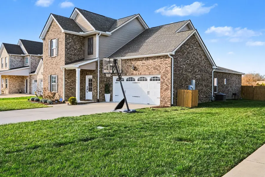 602 Oakvale Ln, Mount Juliet, TN 37122 - #2