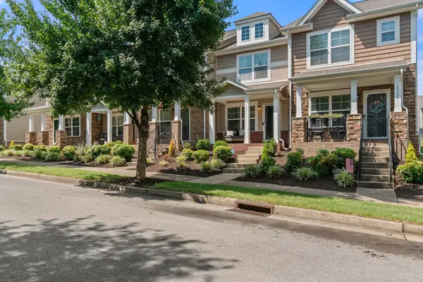 1335 Riverbrook Dr, Hermitage, TN 37076