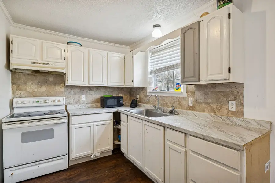 1554 Cherry Tree Dr, Clarksville, TN 37042 - #3