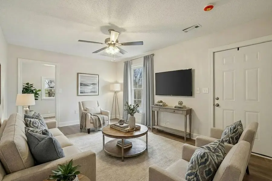 966 Greenwood Ct, Clarksville, TN 37040 - #2