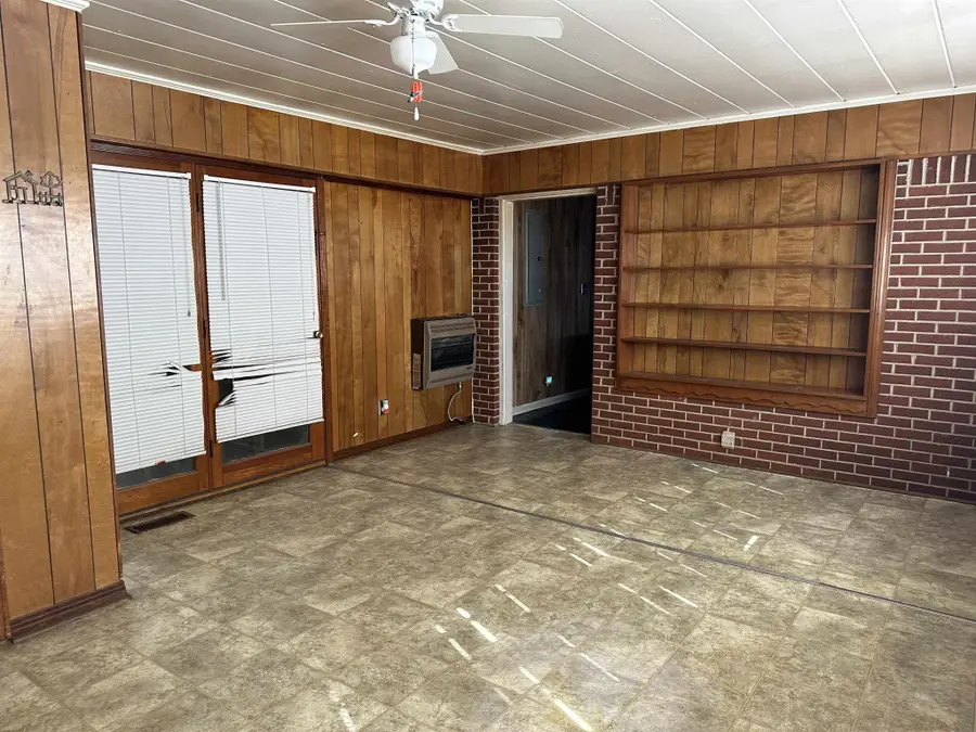 105 Hays St, Savannah, TN 38372 - #2