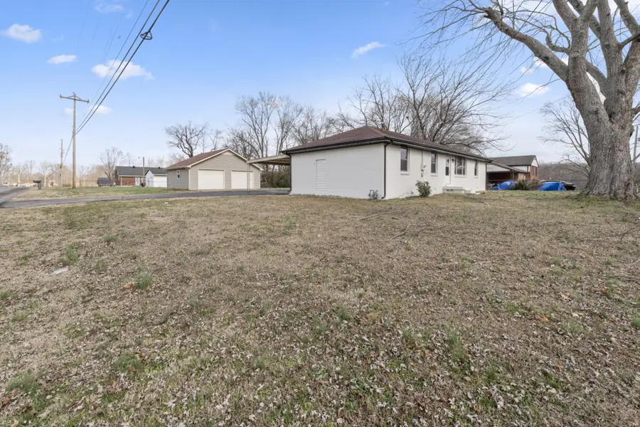 1015 Dickens St, Greenbrier, TN 37073 - #2
