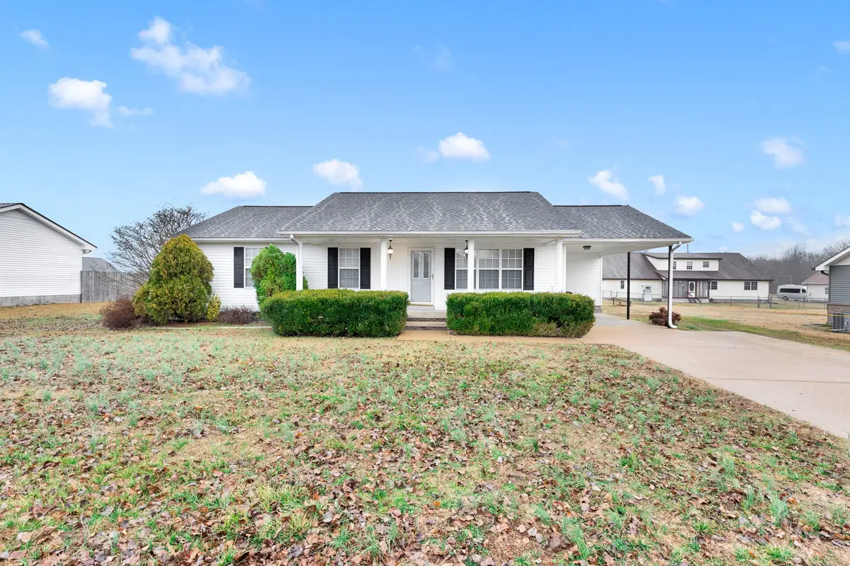 685 Edgefield Dr, Hohenwald, TN 38462 - #1