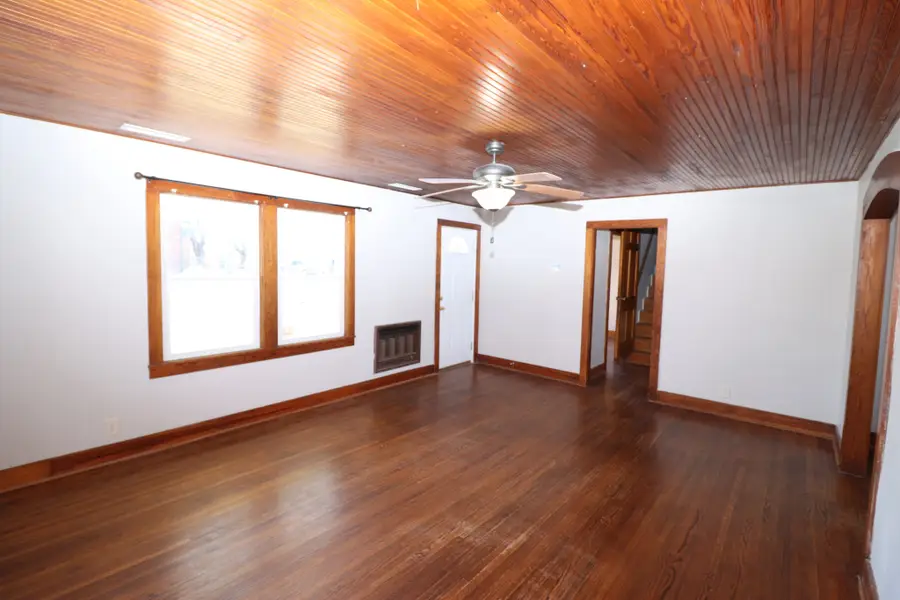 400 Meador Dr, Lafayette, TN 37083 - #3