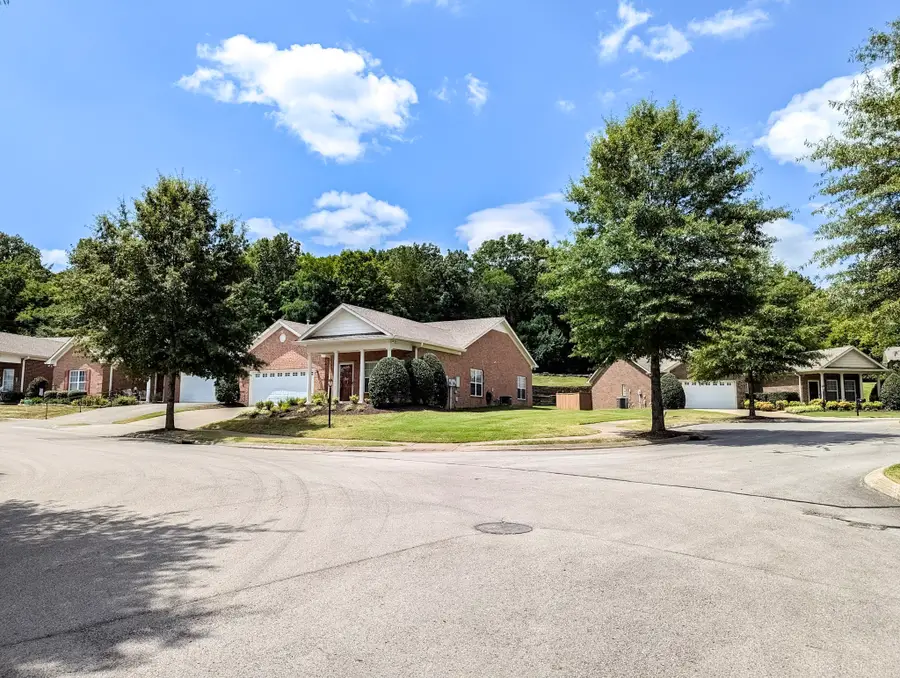 262 Wrennewood Ln, Franklin, TN 37064 - #2