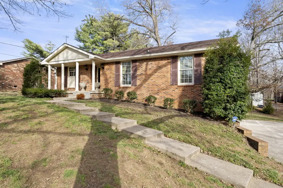 2261 Blakemore Dr, Clarksville, TN 37040 - #2