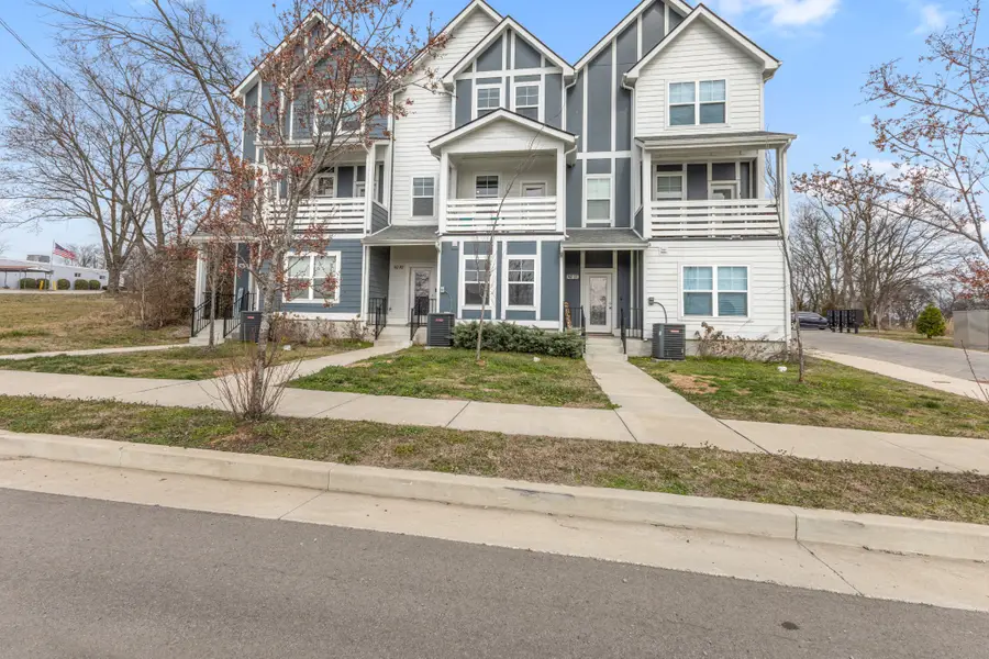 302 Williams Ave #102, Madison, TN 37115 - #3