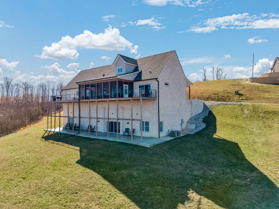 209 N Rockfish Ln, Hilham, TN 38568 - #2