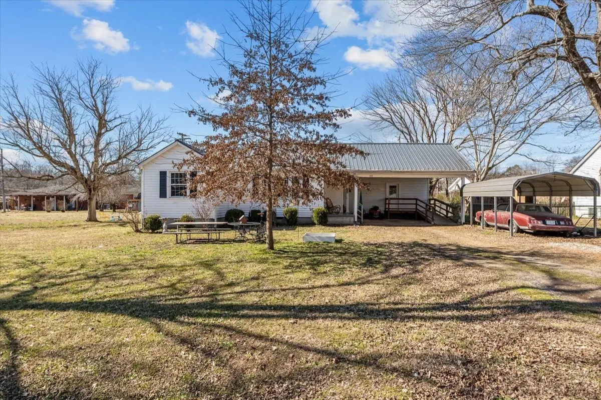 102 Sutton Ave, Waverly, TN 37185 - #1