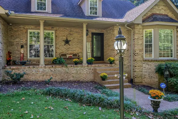 228 Druid Hills Dr, Dickson, TN 37055