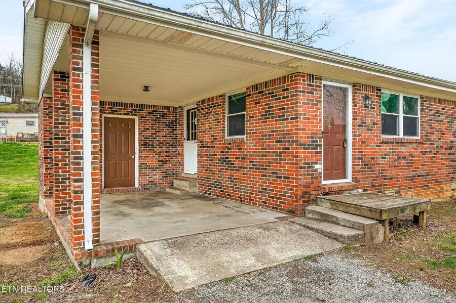 1105 Riverside Dr, Celina, TN 38551 - #3