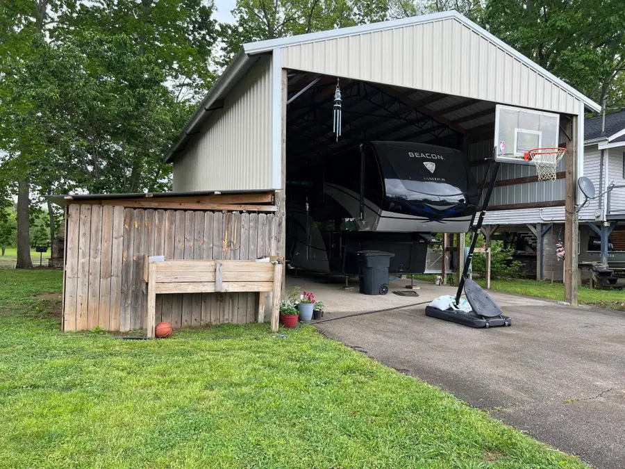 201 Beechview Dr, Clifton, TN 38425 - #3