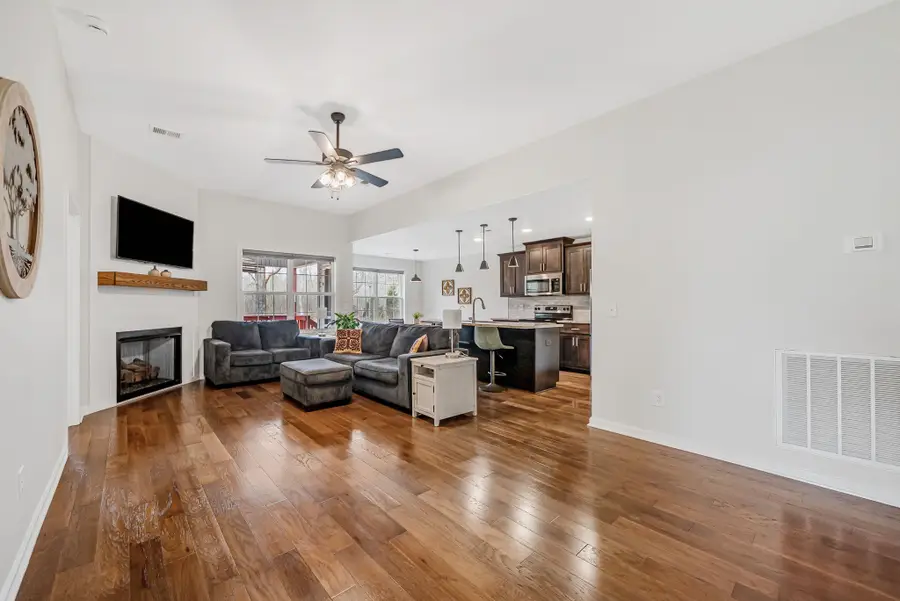 612 Crowder Ct, Clarksville, TN 37042 - #3