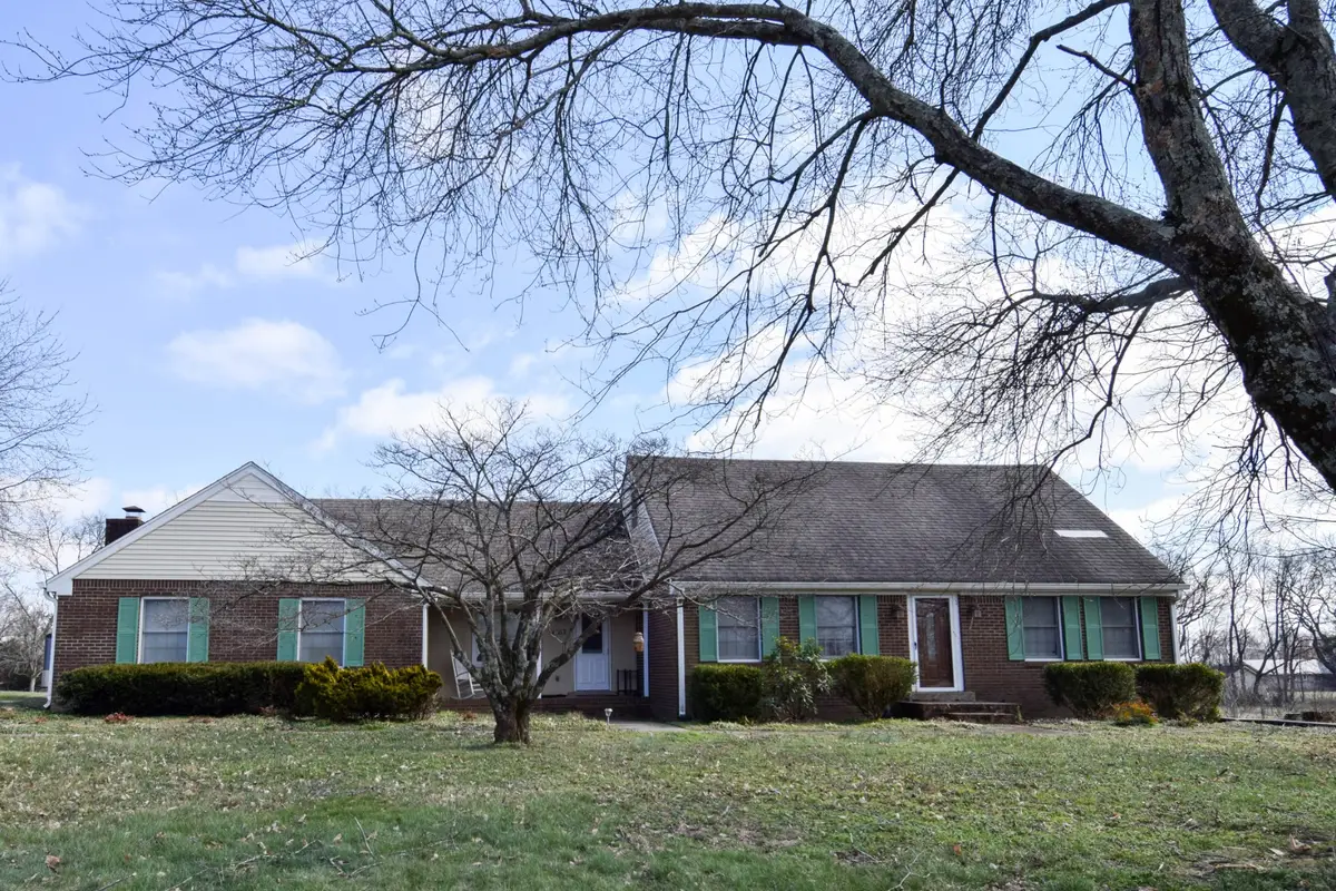 1059 Robertson Rd, Gallatin, TN 37066 - #1