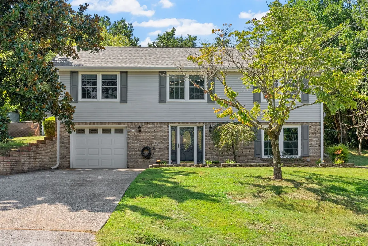 306 Grassland Dr, Clarksville, TN 37043 - #1