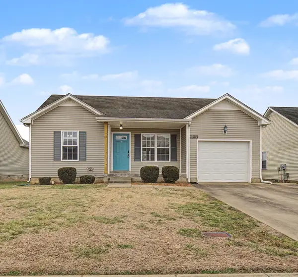 530 Fox Trot Dr, Clarksville, TN 37042