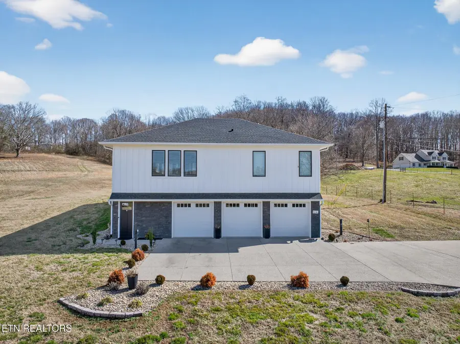 6161 Hiawatha Rd, Morristown, TN 37814 - #2