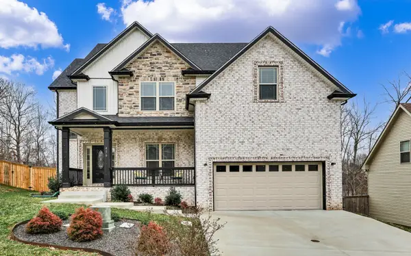 416 Glenstone Springs Dr, Clarksville, TN 37043