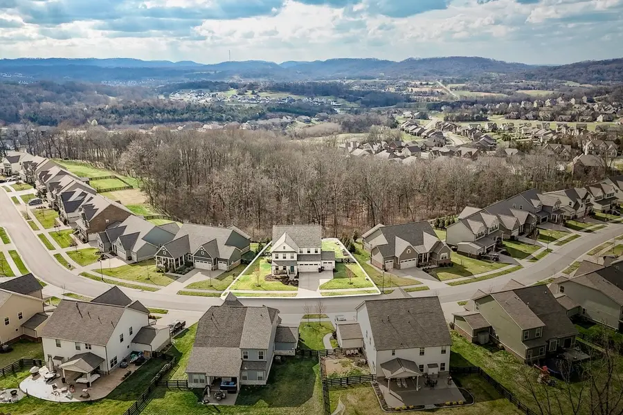 7145 Sky Meadow Dr, College Grove, TN 37046 - #2