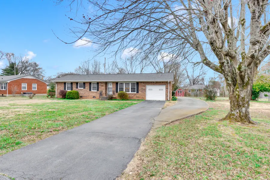 818 Fair Ave, Lawrenceburg, TN 38464 - #2