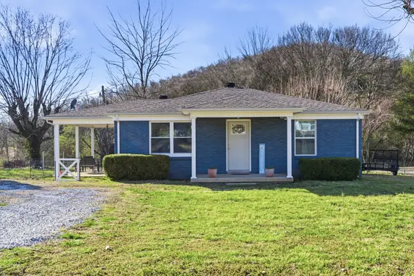 31 Horseshoe Bend Ln, Elmwood, TN 38560