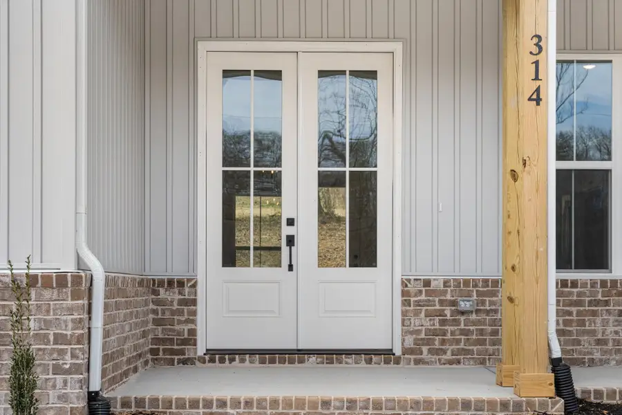 314 Woodland Creek Dr, McMinnville, TN 37110 - #2