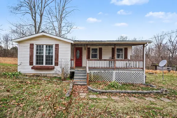 1323 Old Stage Rd, Charlotte, TN 37036