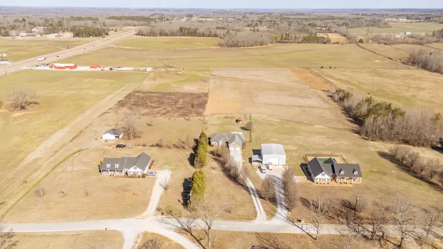 185 Leath Ln, Finger, TN 38334 - #2