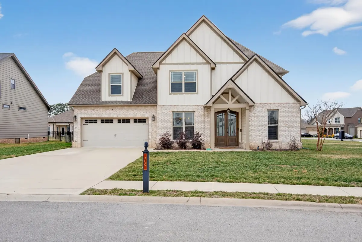 300 Lowline Dr, Clarksville, TN 37043 - #1