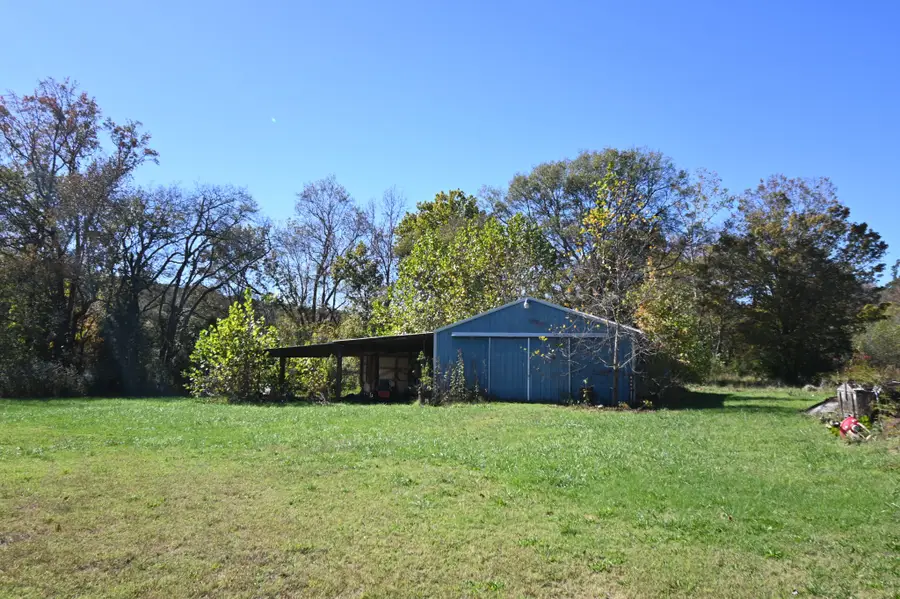 6081 Highway 438 W, Linden, TN 37096 - #2