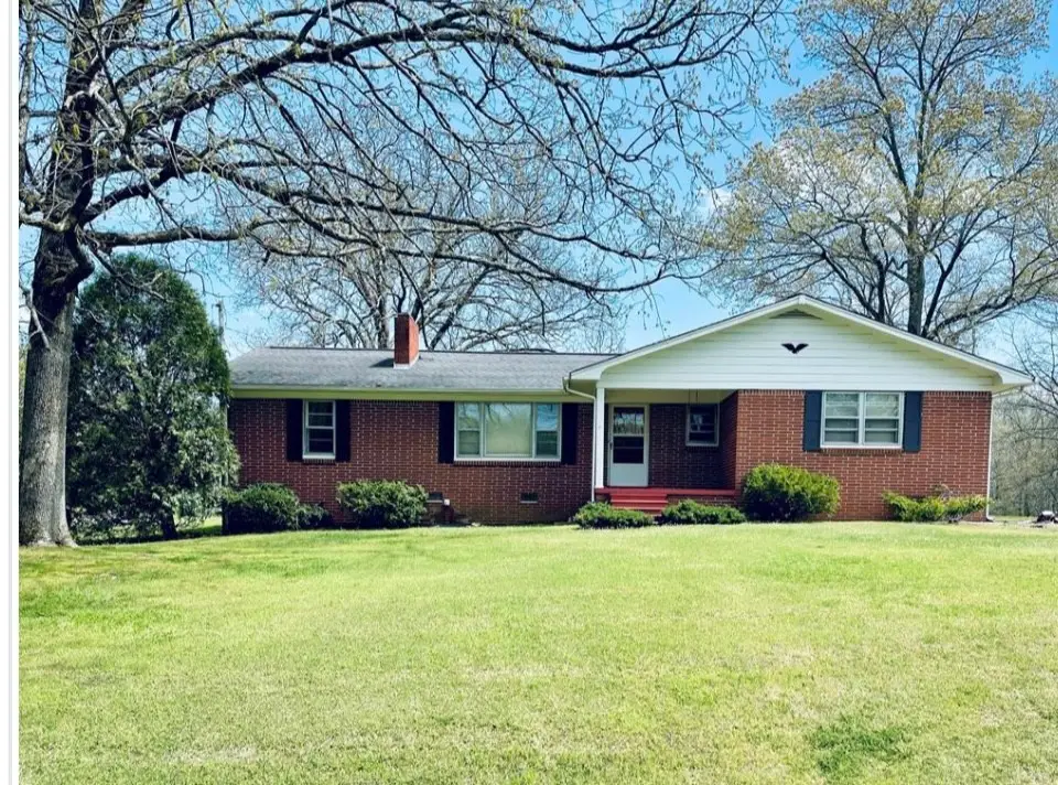 106 Smith Ave, Camden, TN 38320 - #1