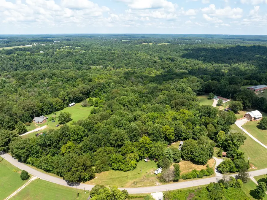 1374 Deal Rd, Burns, TN 37029 - #3