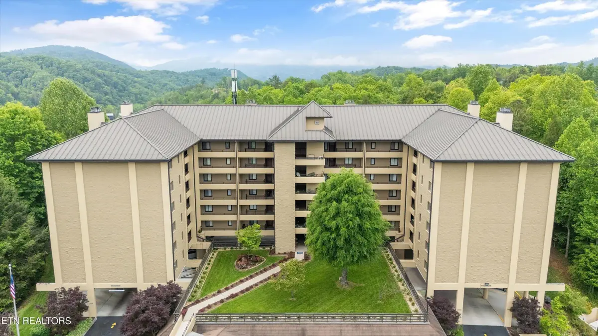 1704 Hidden Hills Rd #APT 108, Gatlinburg, TN 37738 - #1