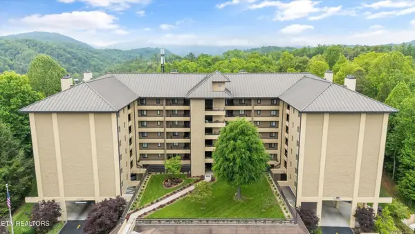 1704 Hidden Hills Rd #APT 108, Gatlinburg, TN 37738