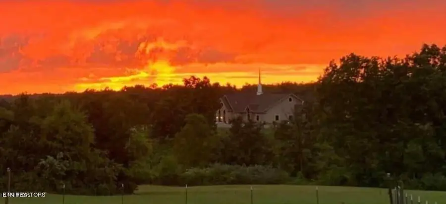 5163 Peavine Rd, Crossville, TN 38571 - #2