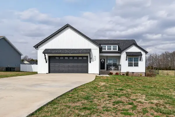652 Clog Valley Dr, Sparta, TN 38583