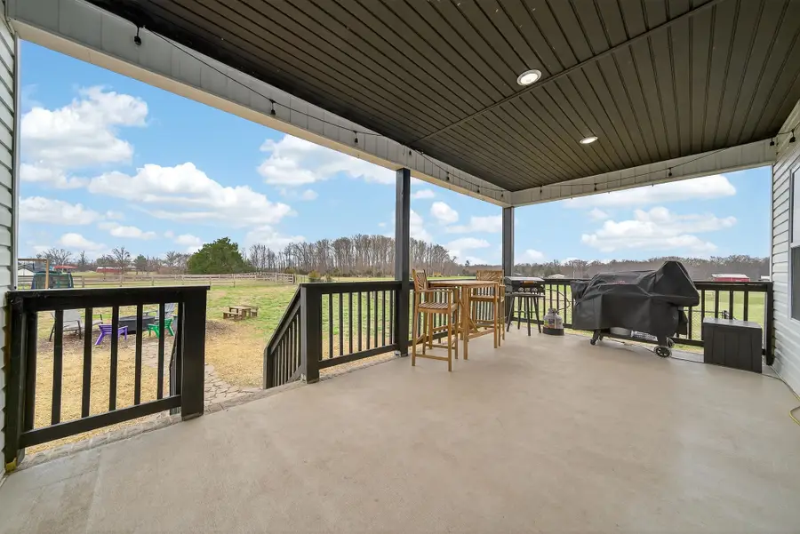 652 Clog Valley Dr, Sparta, TN 38583 - #2