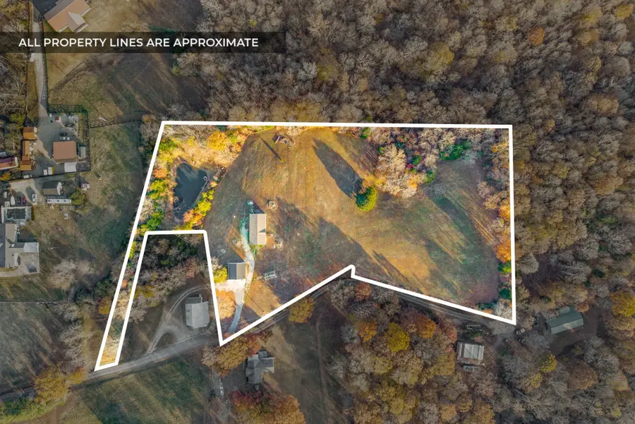 111 Antioch Rd, Charlotte, TN 37036 - #2