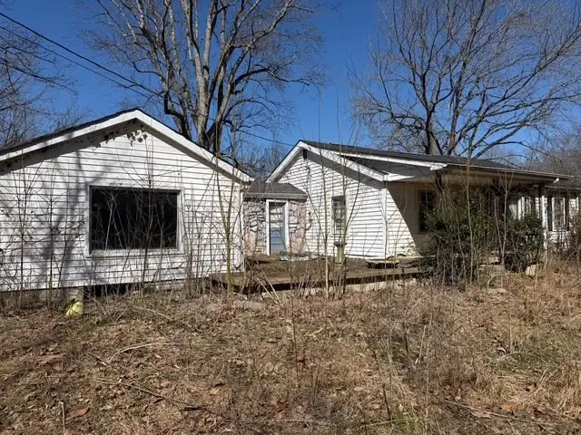 5281 Little Hurricane Creek Rd, Mc Ewen, TN 37101 - #2