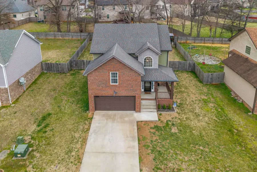 956 Harding Dr, Clarksville, TN 37042 - #2