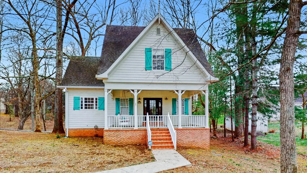 549 Ridgecrest Dr, McMinnville, TN 37110 - #1