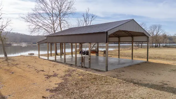 235 Hardin Bottom River Rd, Clifton, TN 38425