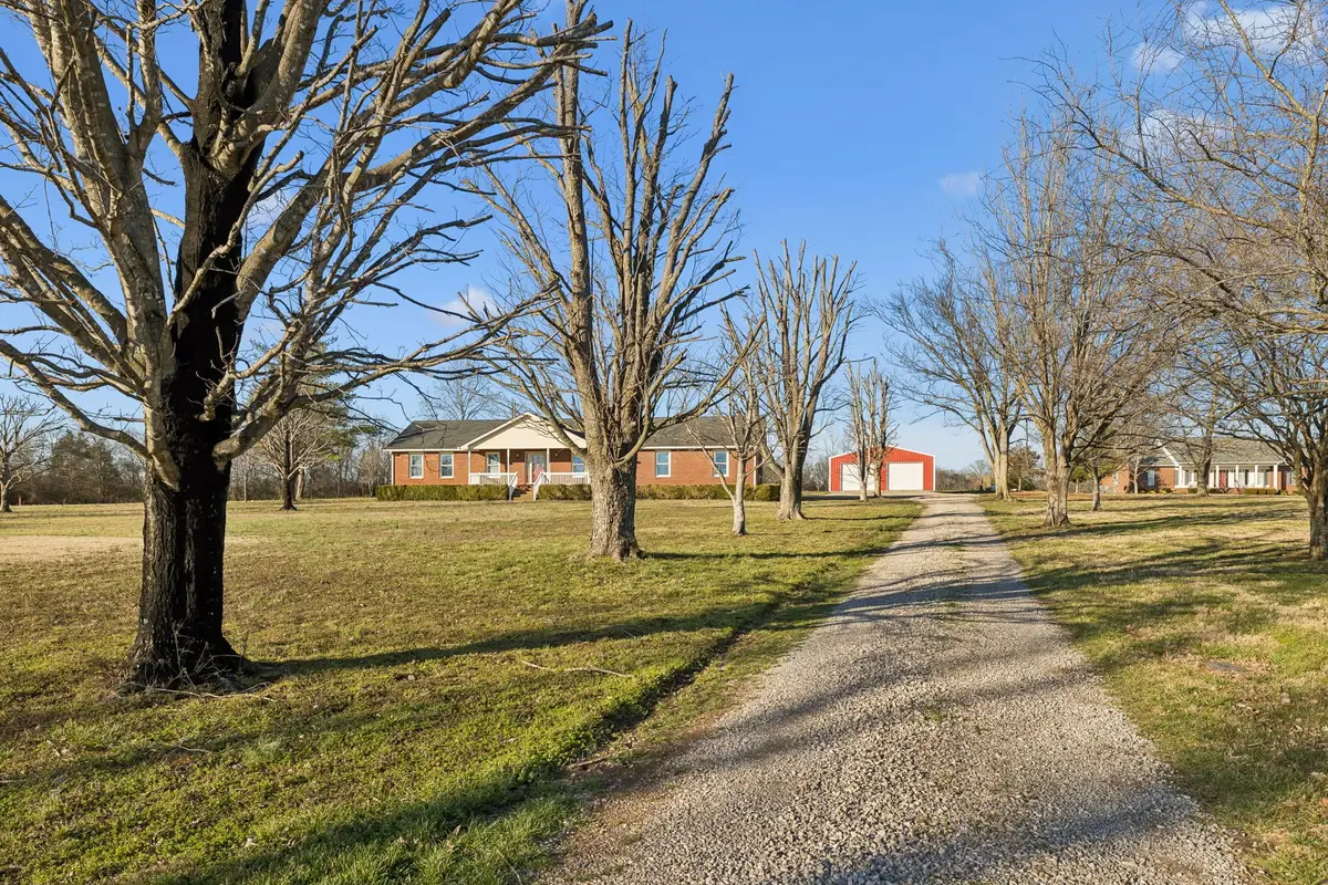 353 Branham Mill Rd, Gallatin, TN 37066 - #1
