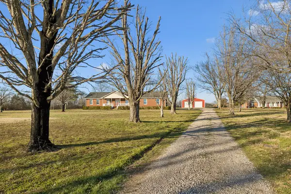 353 Branham Mill Rd, Gallatin, TN 37066