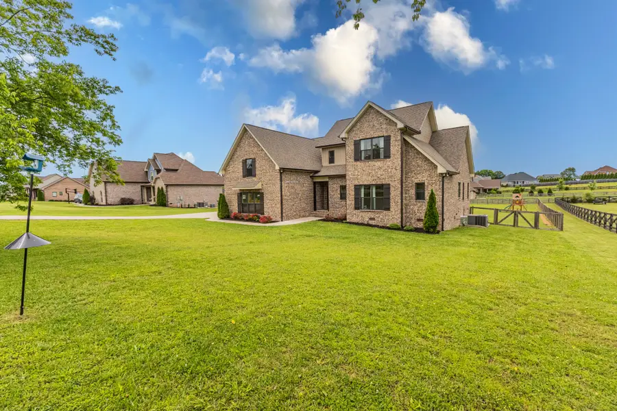 746 N Russell St, Portland, TN 37148 - #3