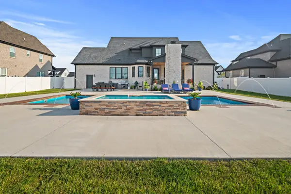 3718 Carriage Dr, Murfreesboro, TN 37128